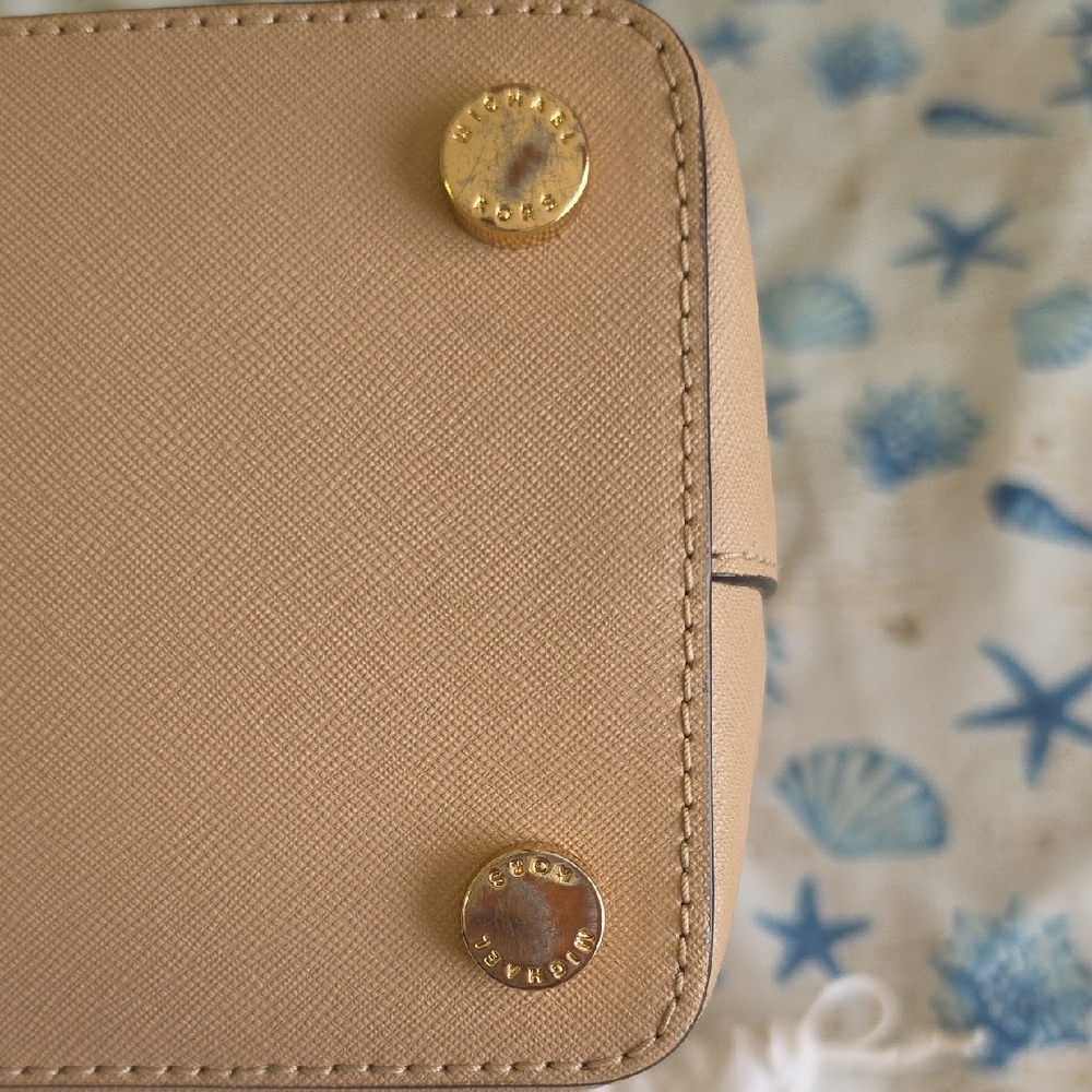Michael Kors Savannah Large Satchel - Picture 4 of 15
